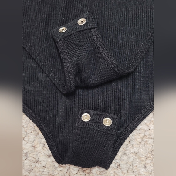 Women's Ribbed Cut Out Neck Bodysuit Future Collective - Picture 6 of 11